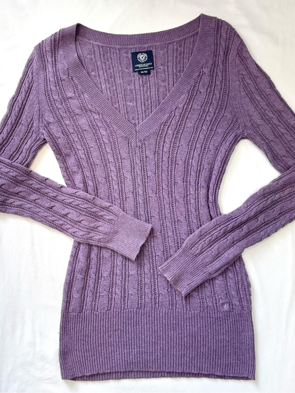 American Eagle Sweater Women’s Medium Purple V Neck Fitted Bella Swan Y2K Preppy